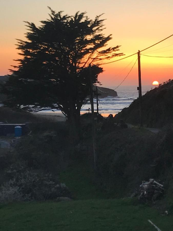 Tides Reach, Deluxe Shepherds Hut 1, 100M From The Beach Saint Merryn Exterior foto
