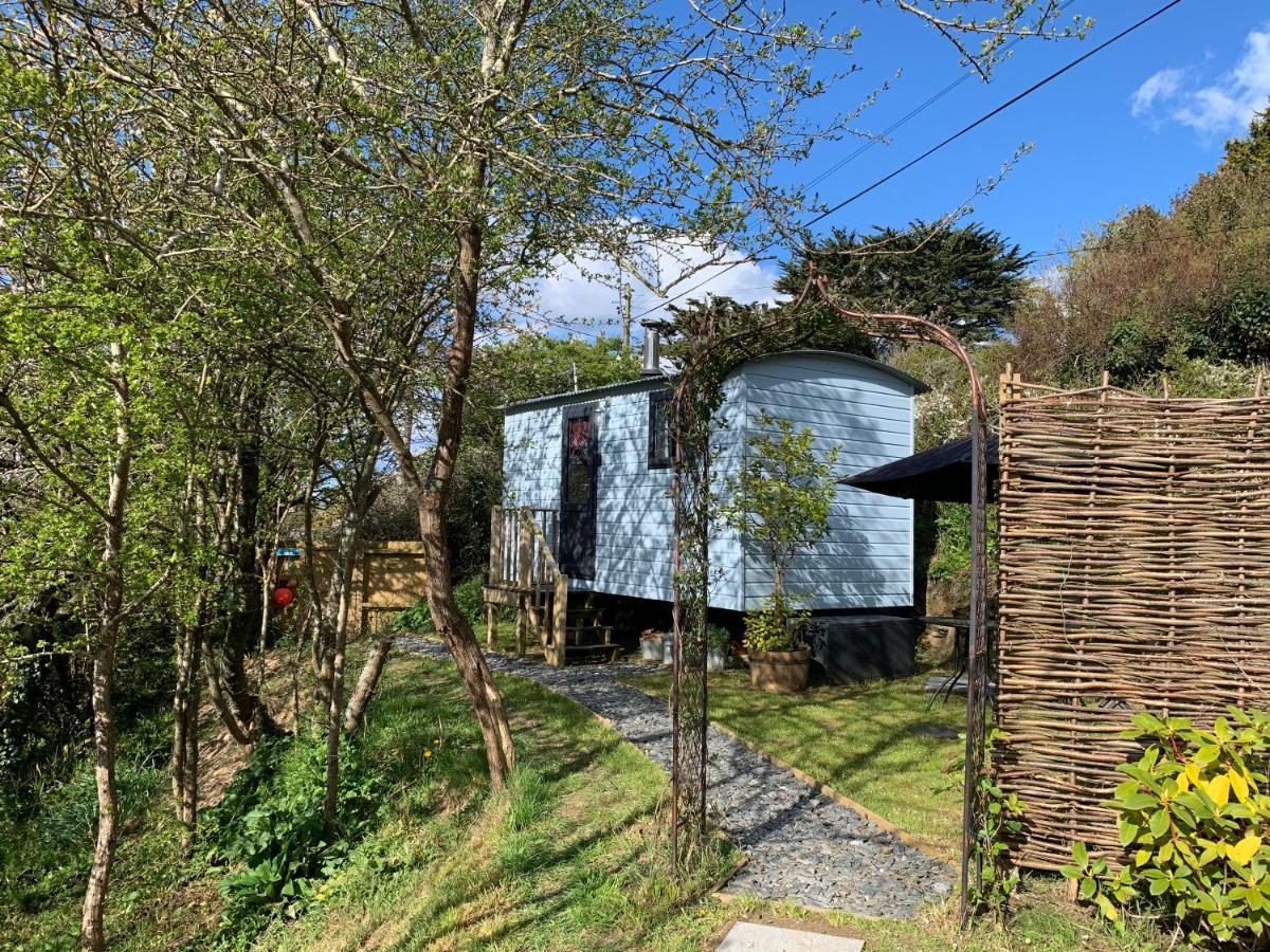Tides Reach, Deluxe Shepherds Hut 1, 100M From The Beach Saint Merryn Exterior foto